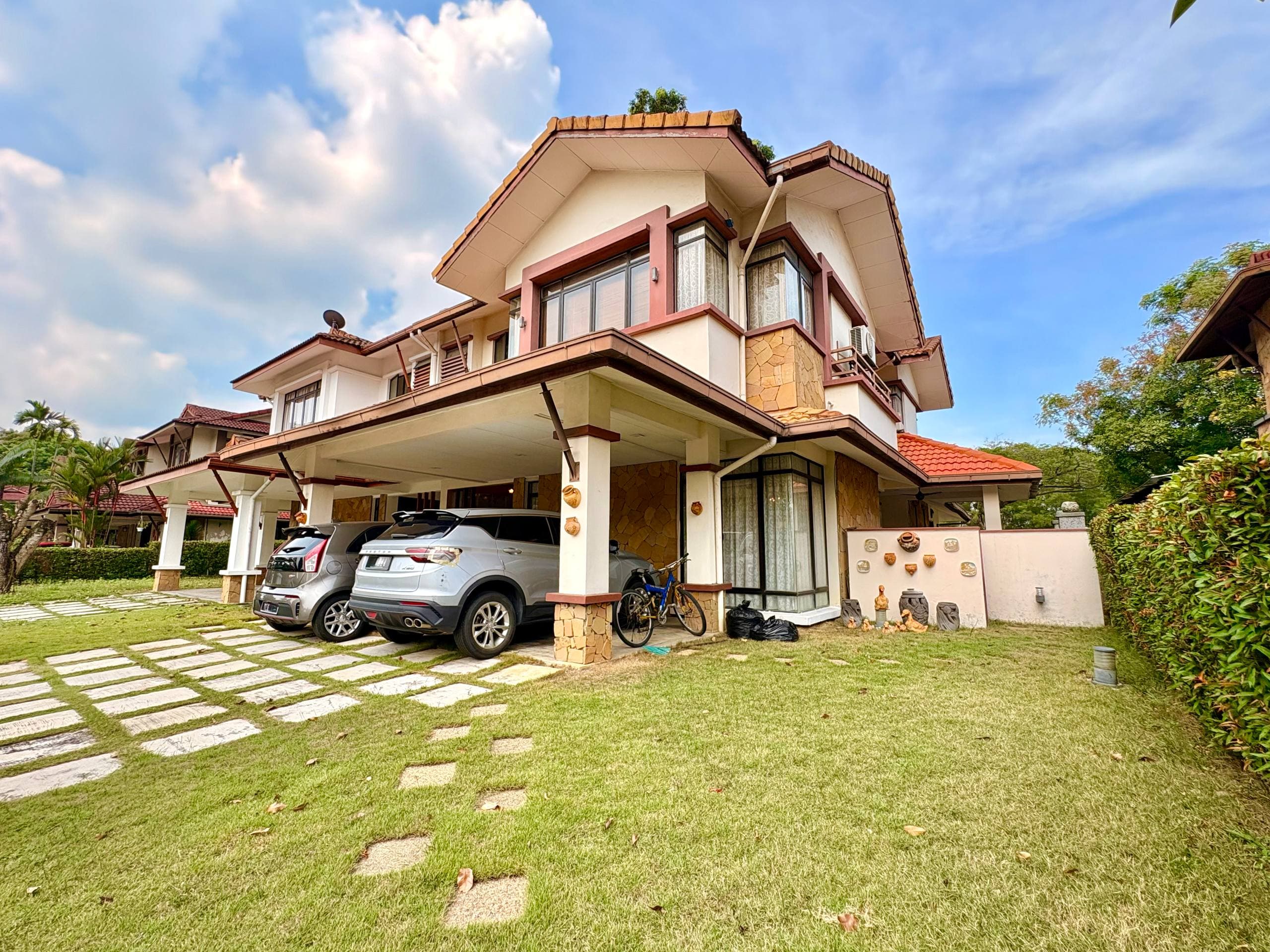 Double Storey Semi-D Glenmarie Cove, Port Klang - Image 1