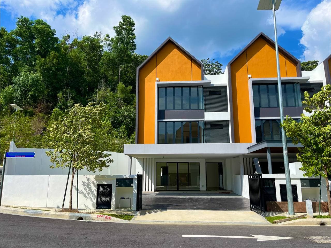 Corner Lot 3 Storey Superlink East 57 Melawati Kuala Lumpur - Image 1