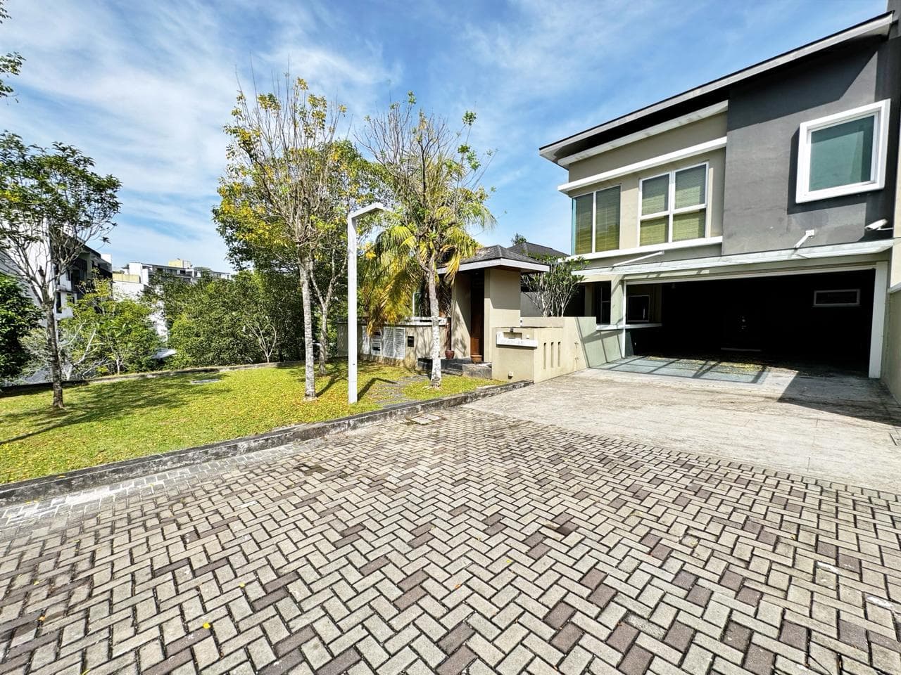 3 Storey Bungalow Contours Melawati FULLY FURNISHED - Image 1