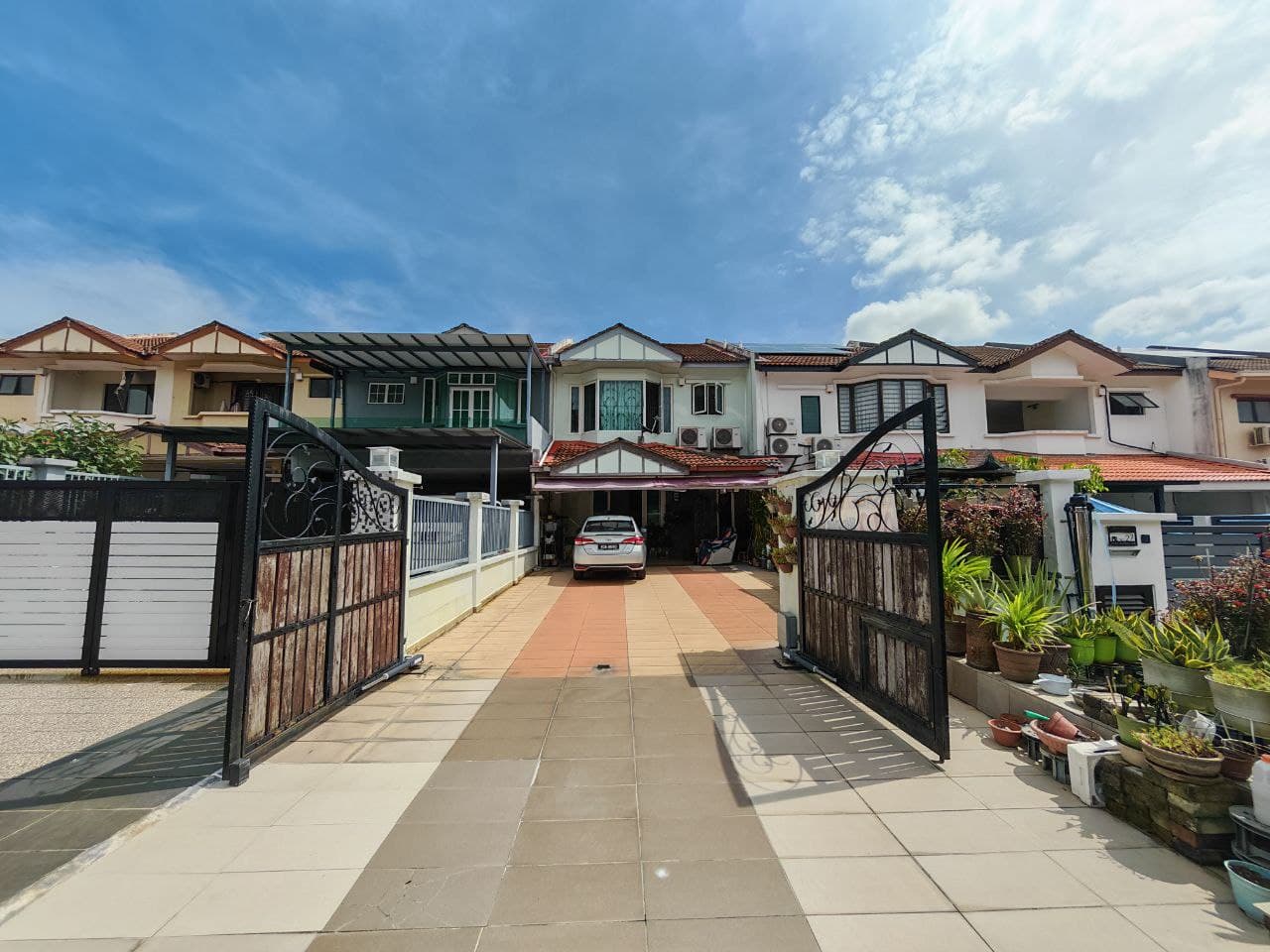 Fully Renovated Double Storey Superlink Taman Mutiara Indah