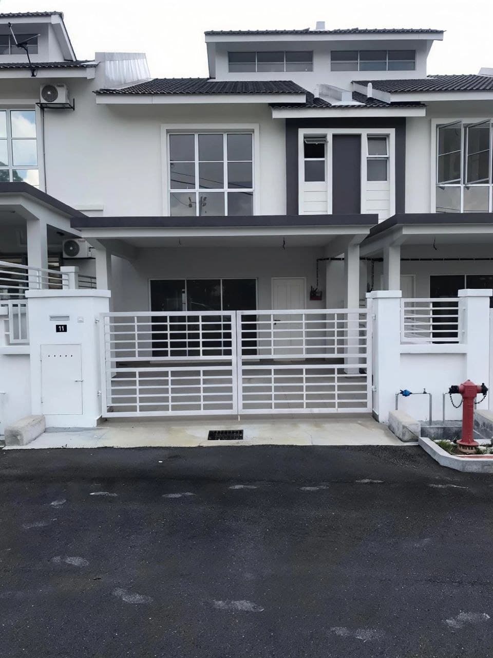 Facing Open Double Storey Terrace Taman Dato Demang Seri Kembangan - Image 1