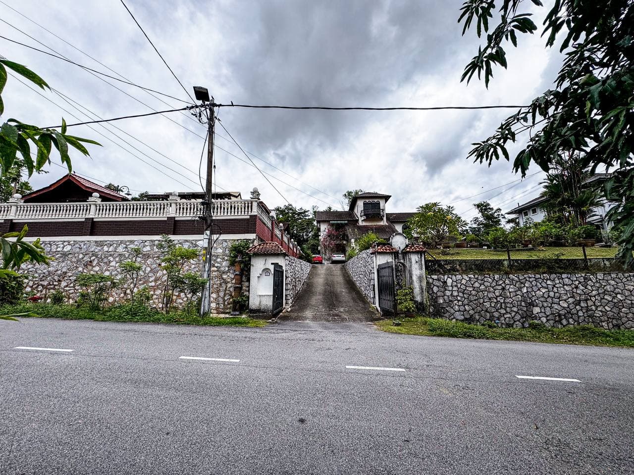 2.5 Storey Bungalow Seksyen 1 Bandar Baru Bangi - Image 1