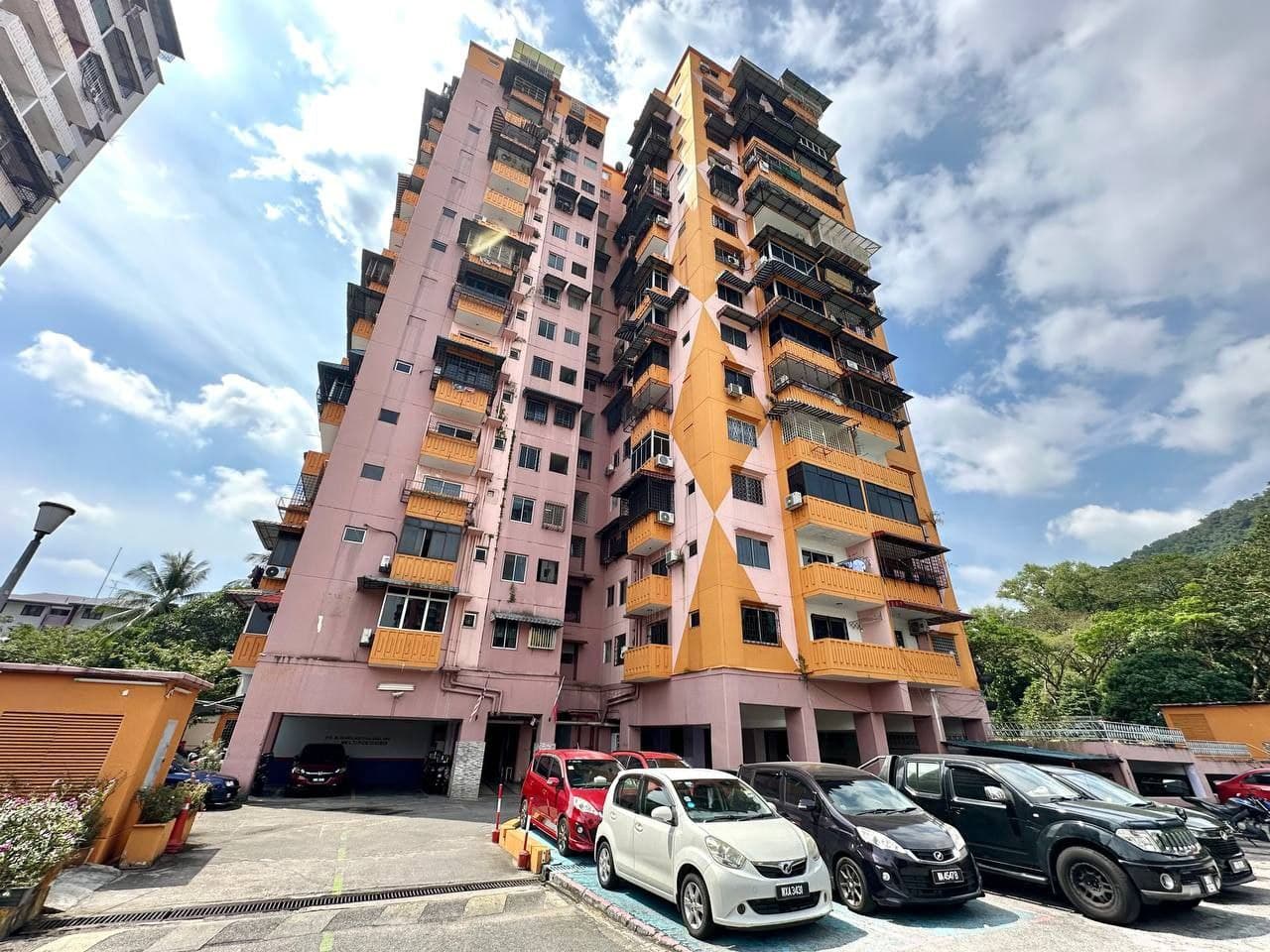 Apartment Menara Cenderawasih, Taman Keramat AU3 - Image 1