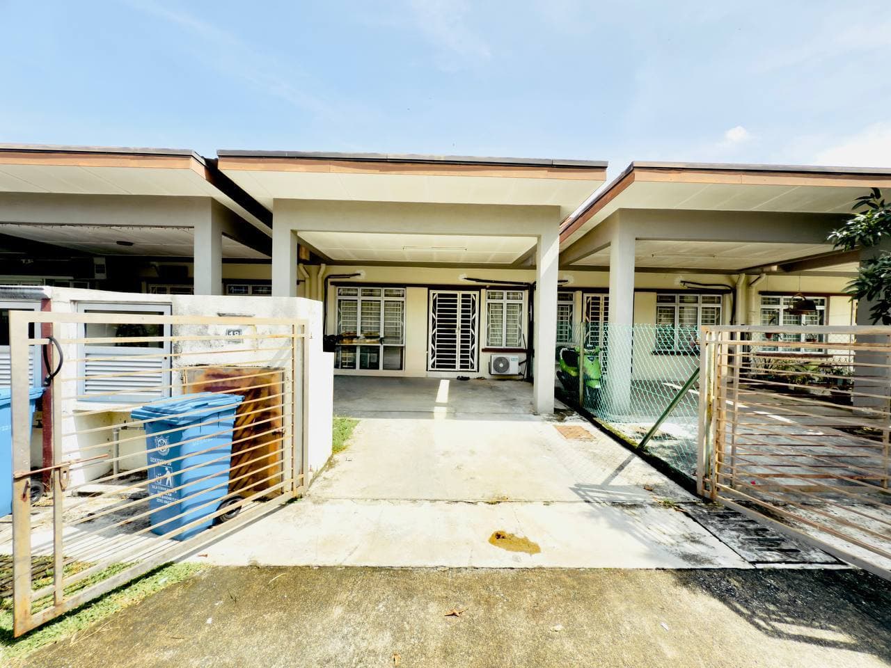 1 Storey Terrace Jalan Tanjung Sauh Seksyen 30, Shah Alam - Image 1