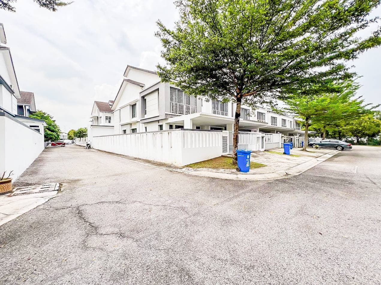 Double Storey Terrace End Lot, TTDI Aquina, Alam Impian - Image 1