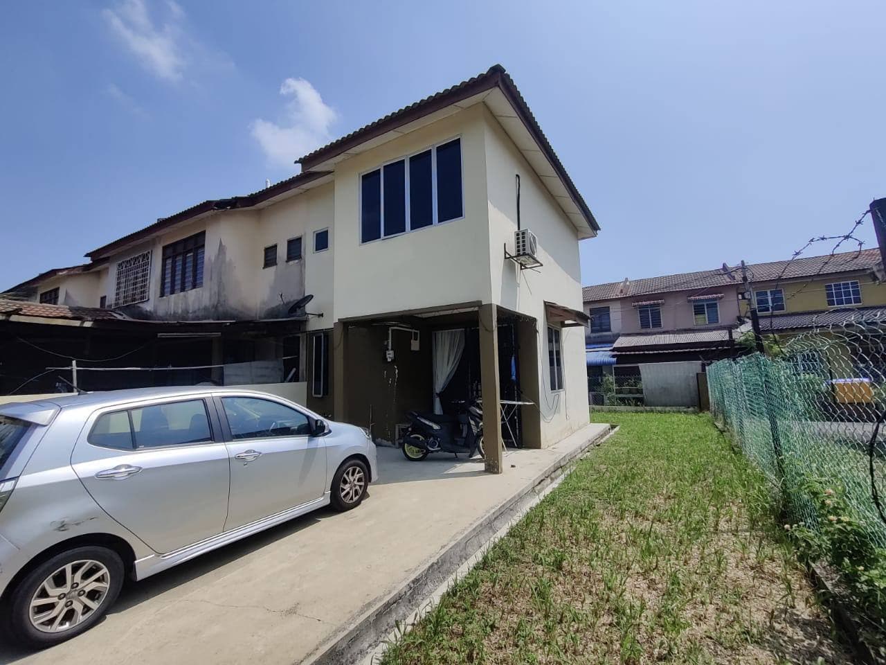 2 Storey Terrace Jalan Bakawali Bukit Sentosa Rawang - Image 1