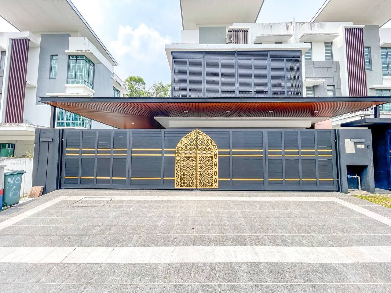 Renovated 3 Storey Semi-D Lambaian Residence, Kajang