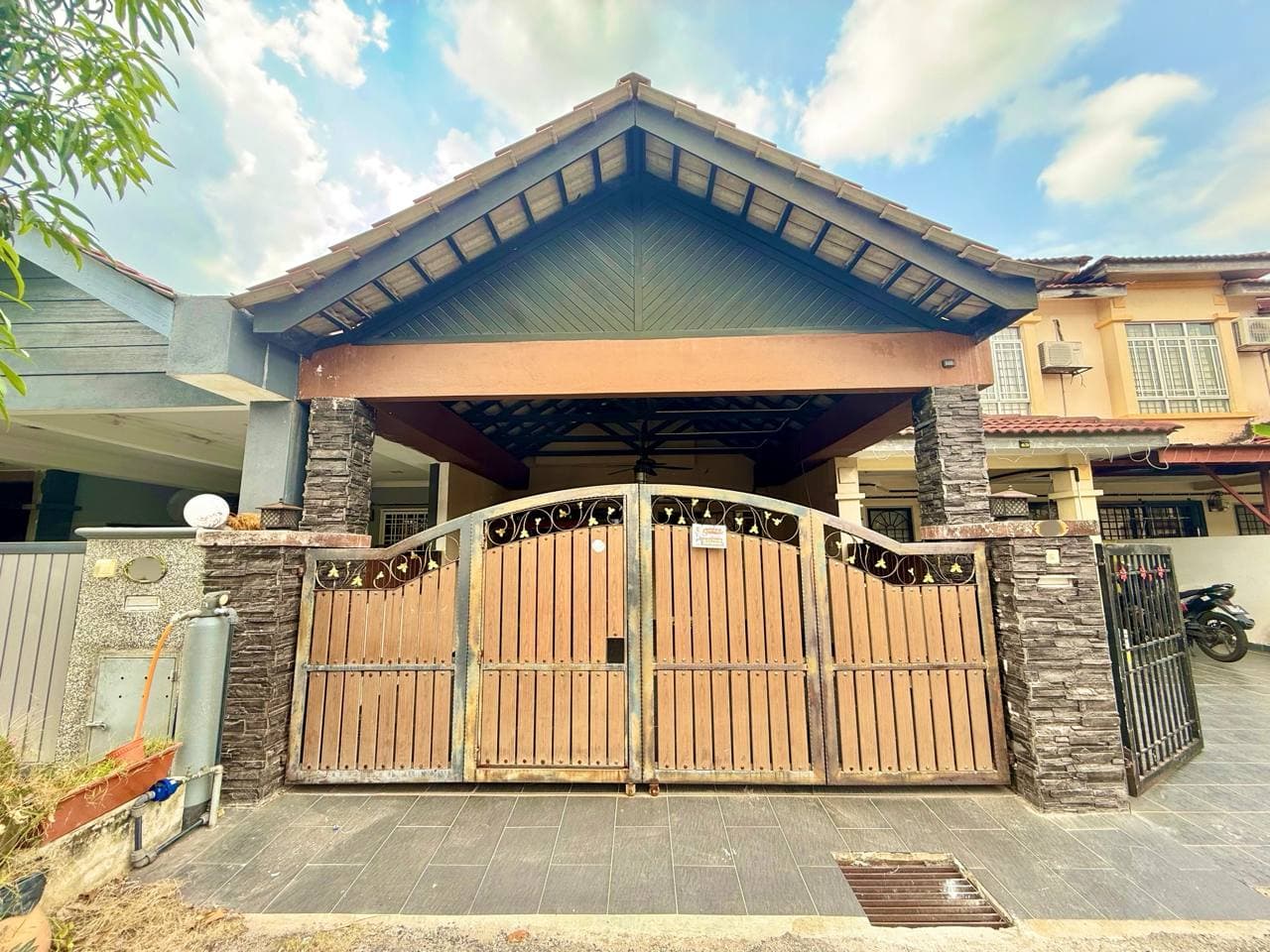 2 Storey House Seri Pristana SP 3 Saujana Utama - Image 1