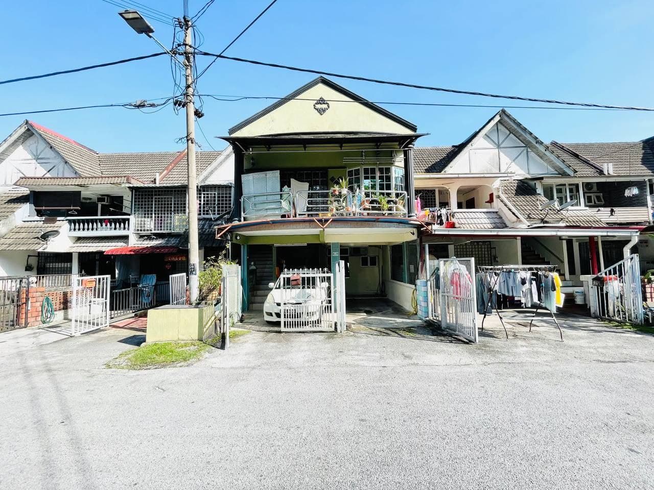 Townhouse Jalan 27 Taman Bukit Teratai Ampang Jaya - Image 1