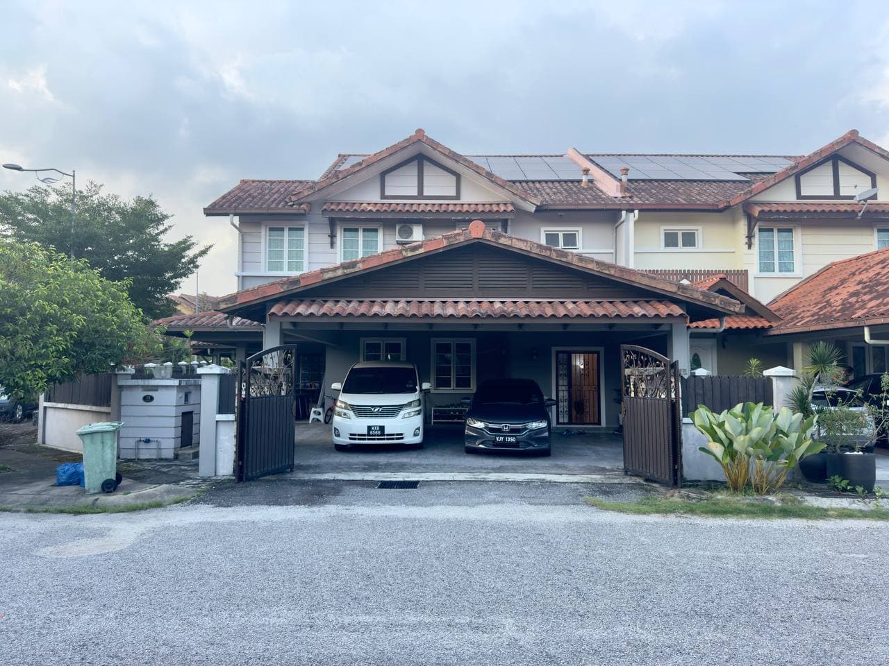 Double Storey Semi-D Avenue One Lake Valley Cheras - Image 1