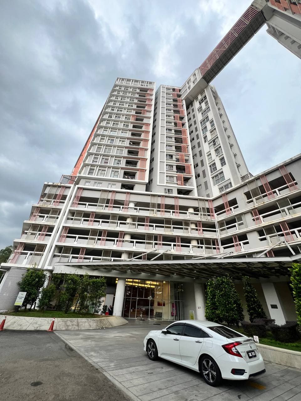 Suria Jelutong Shah Alam Corner Unit View Masjid