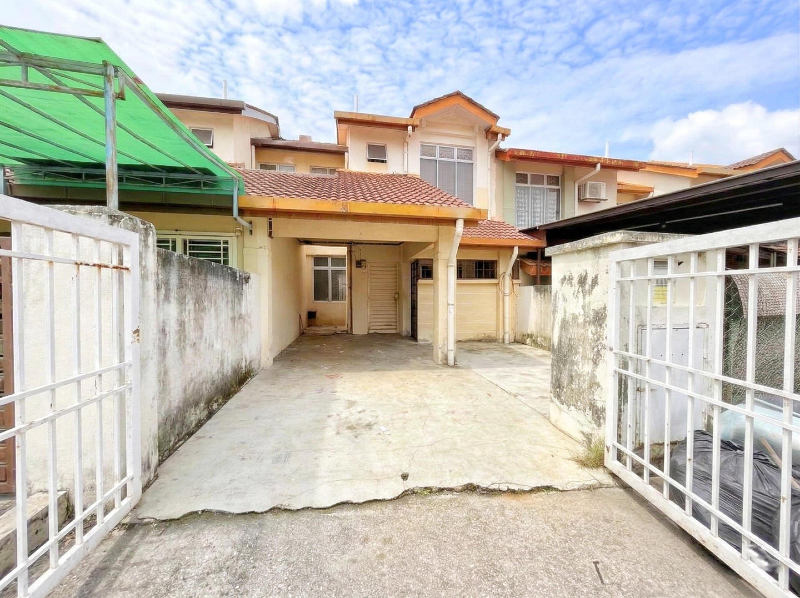 Negotiable Gated Guarded Double Storey Taman Peak 208 Kajang Utama - Image 1
