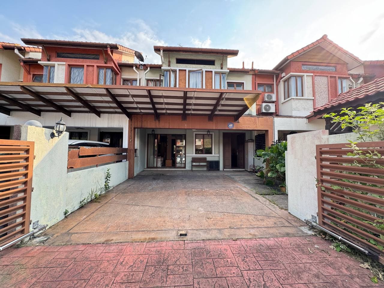 Double Storey Superlink Lagenda 2, Bukit Jelutong - Image 1