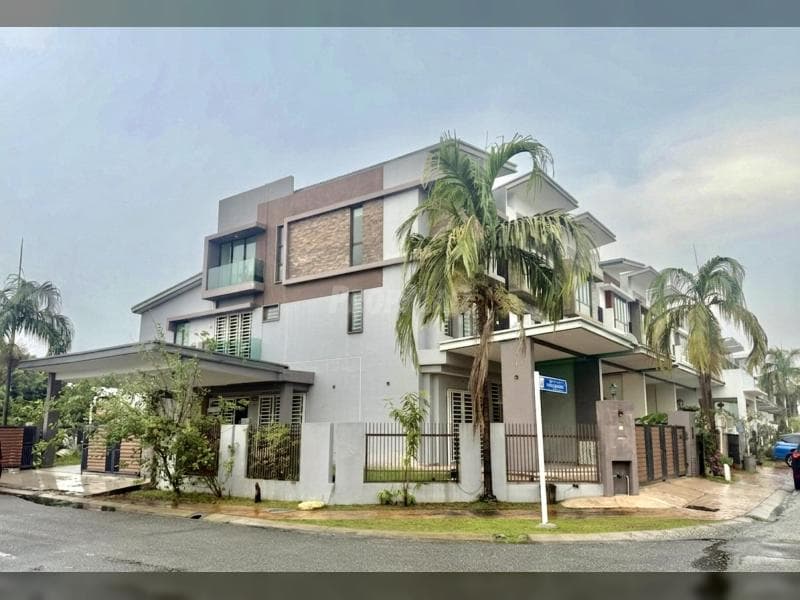 2.5 Storey Terrace Corner Lot at Eco Villa Meru, Klang - Image 1