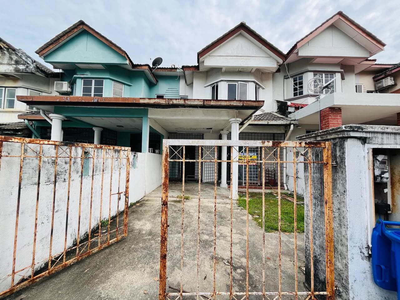 2 Storey Terrace Jalan Ferum, Seksyen 7 Shah Alam - Image 1