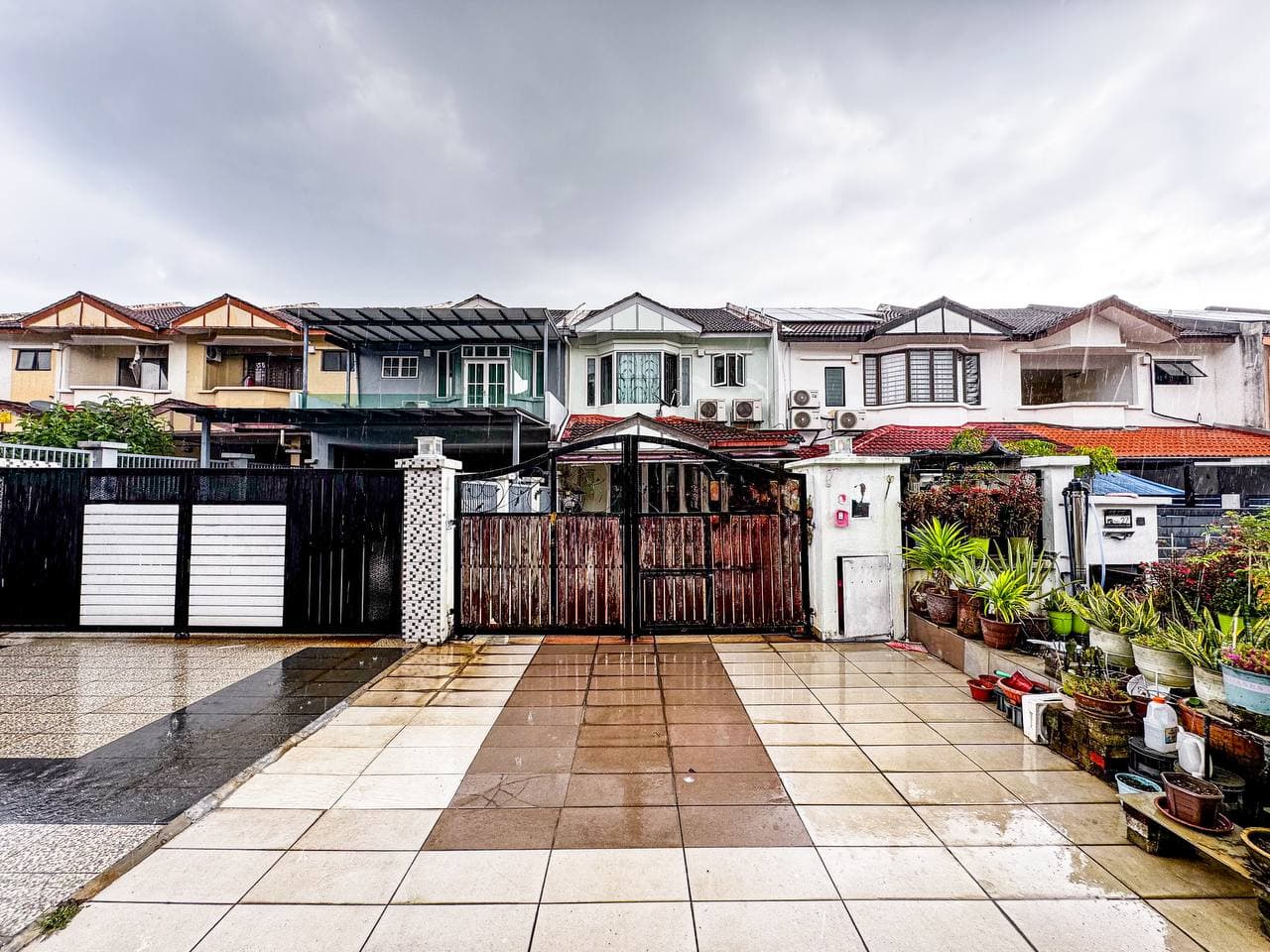 Double Storey Taman Mutiara Indah, Puchong - Image 1