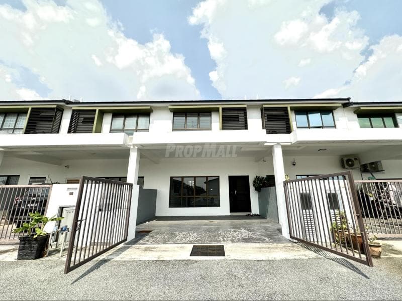 2 Storey Terrace Taman Saujana Sekata Near Putrajaya - Image 1