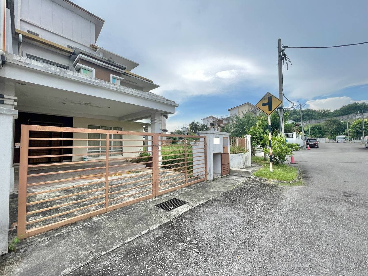 Corner Lot 3 Storey Semi-D House, Taman Kipark, Puchong