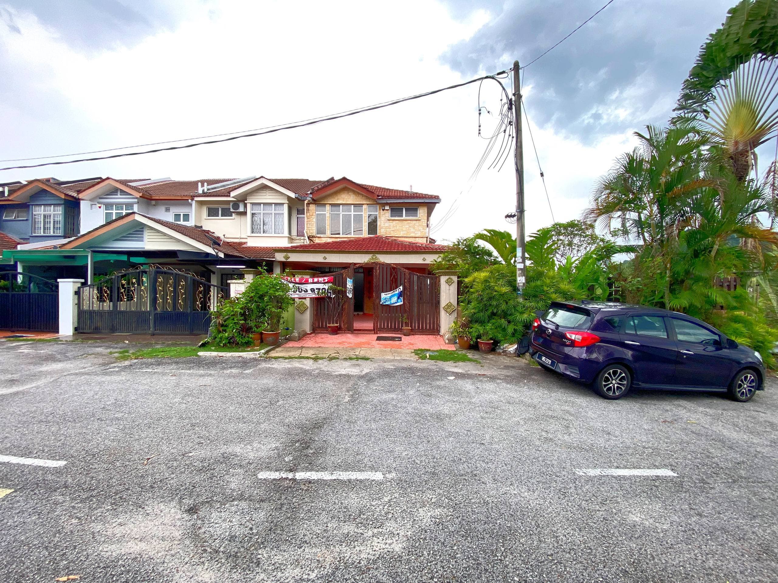 Fully Renovated Corner Lot Double Storey Ukay Bistari - Image 1