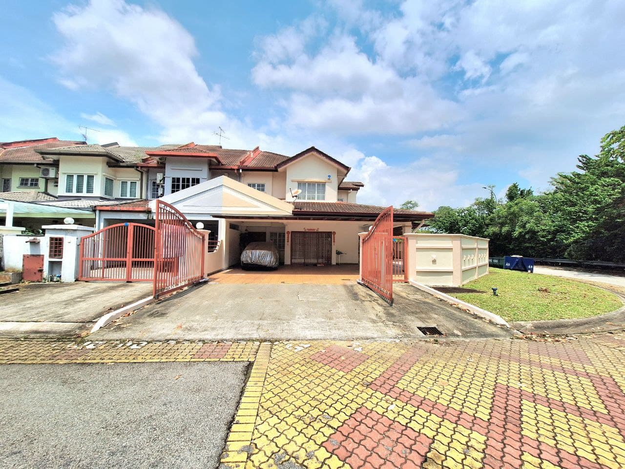 Double Storey Corner Lot House Anggerik Aranda Kota Kemuning - Image 1