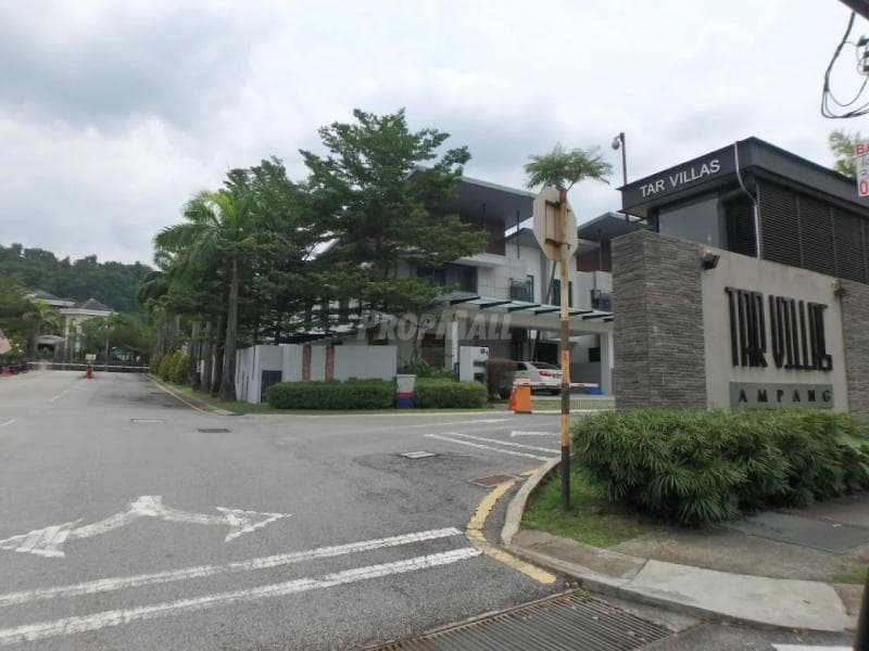 TAR Villas Exclusive 3 Storey With Lift Ampang Jaya Selangor - Image 1