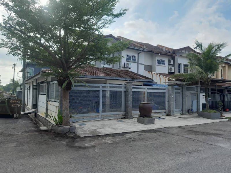 End Lot Double Storey Terrace Jalan Zapin Bandar Bukit Raja Klang - Image 1