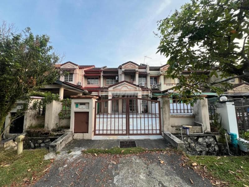 2 Storey Terrace USJ 22 Subang Jaya 24 x 75 Gated Guarded - Image 1