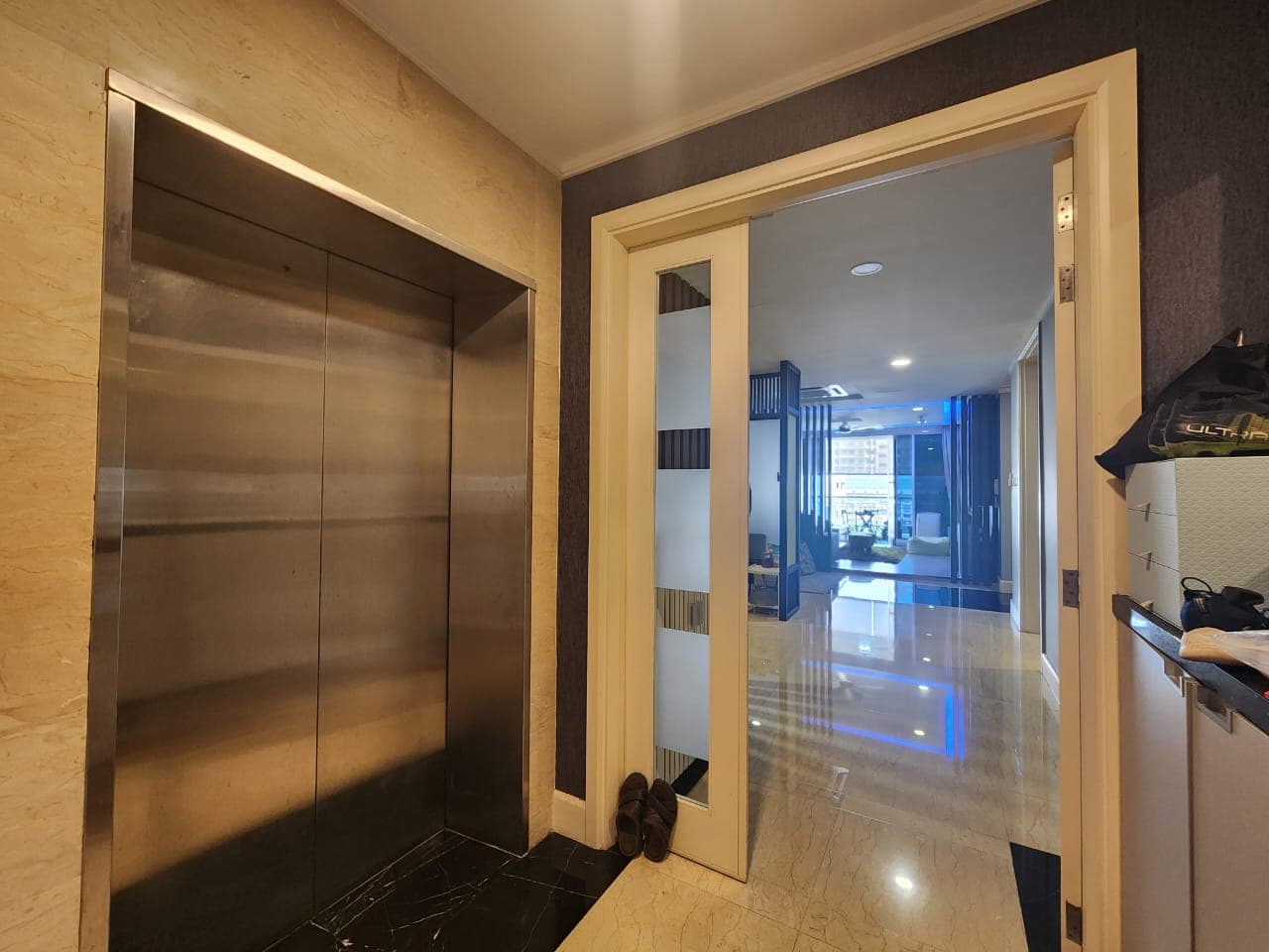 Merdeka 118 Private Lift Mutiara Upper East, Desa Pandan - Image 1