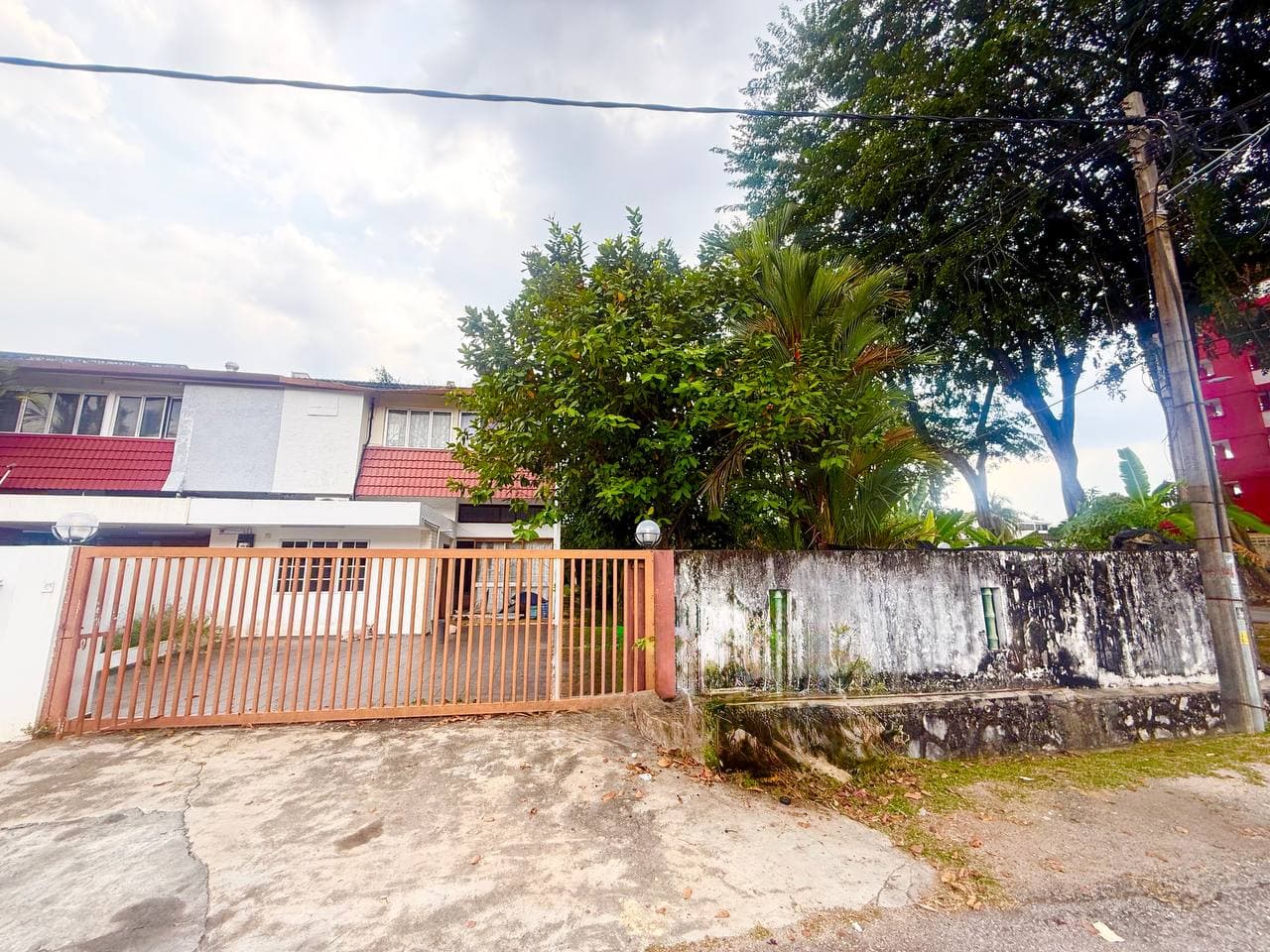 Corner Lot House in SS2, Petaling Jaya - Image 1