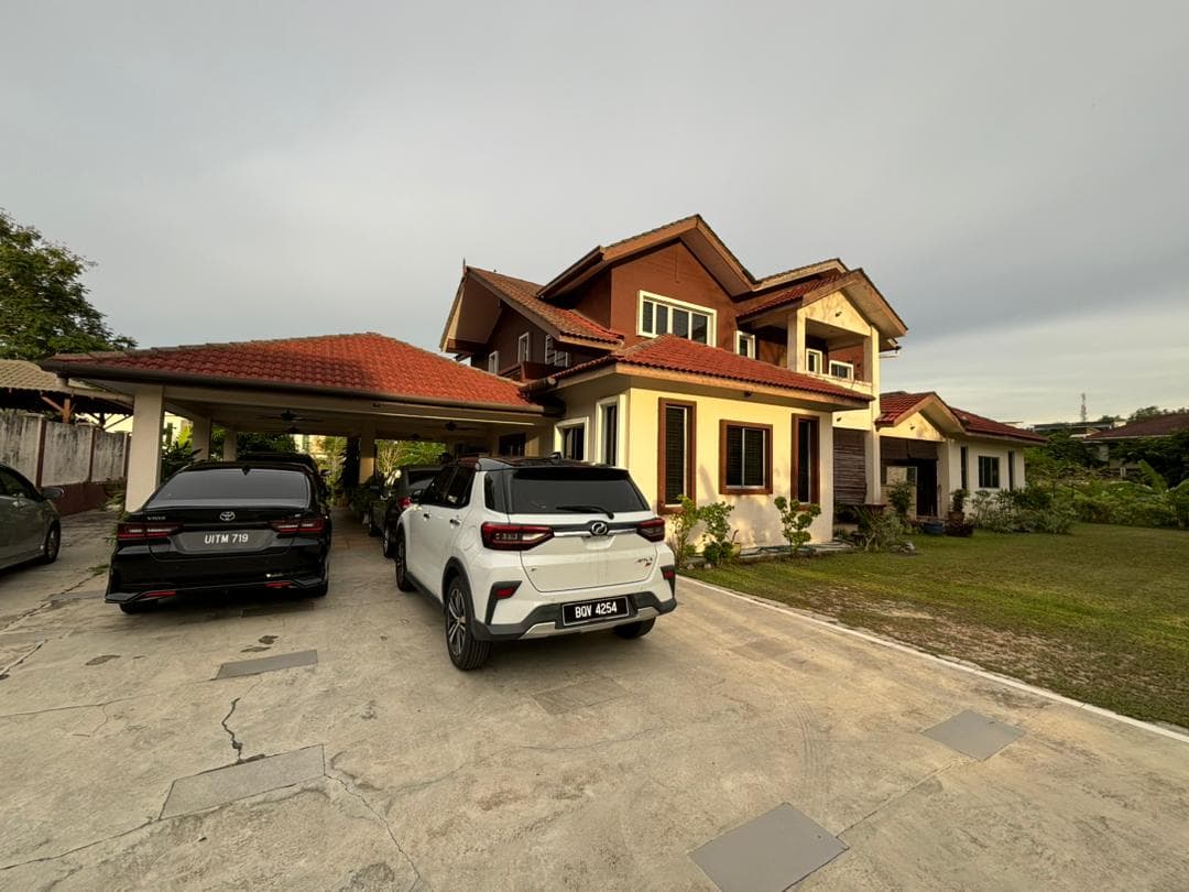Corner Lot Bungalow with Lake View, Perdana Heights, Shah Alam
