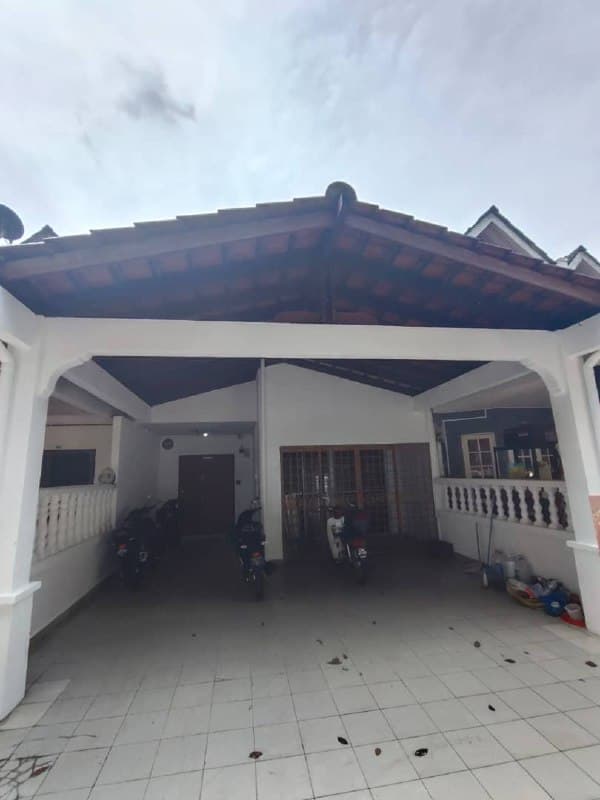 Teres 2 Tingkat Untuk Dijual di Jalan Tangkul, Seksyen 19, Shah Alam - Image 1