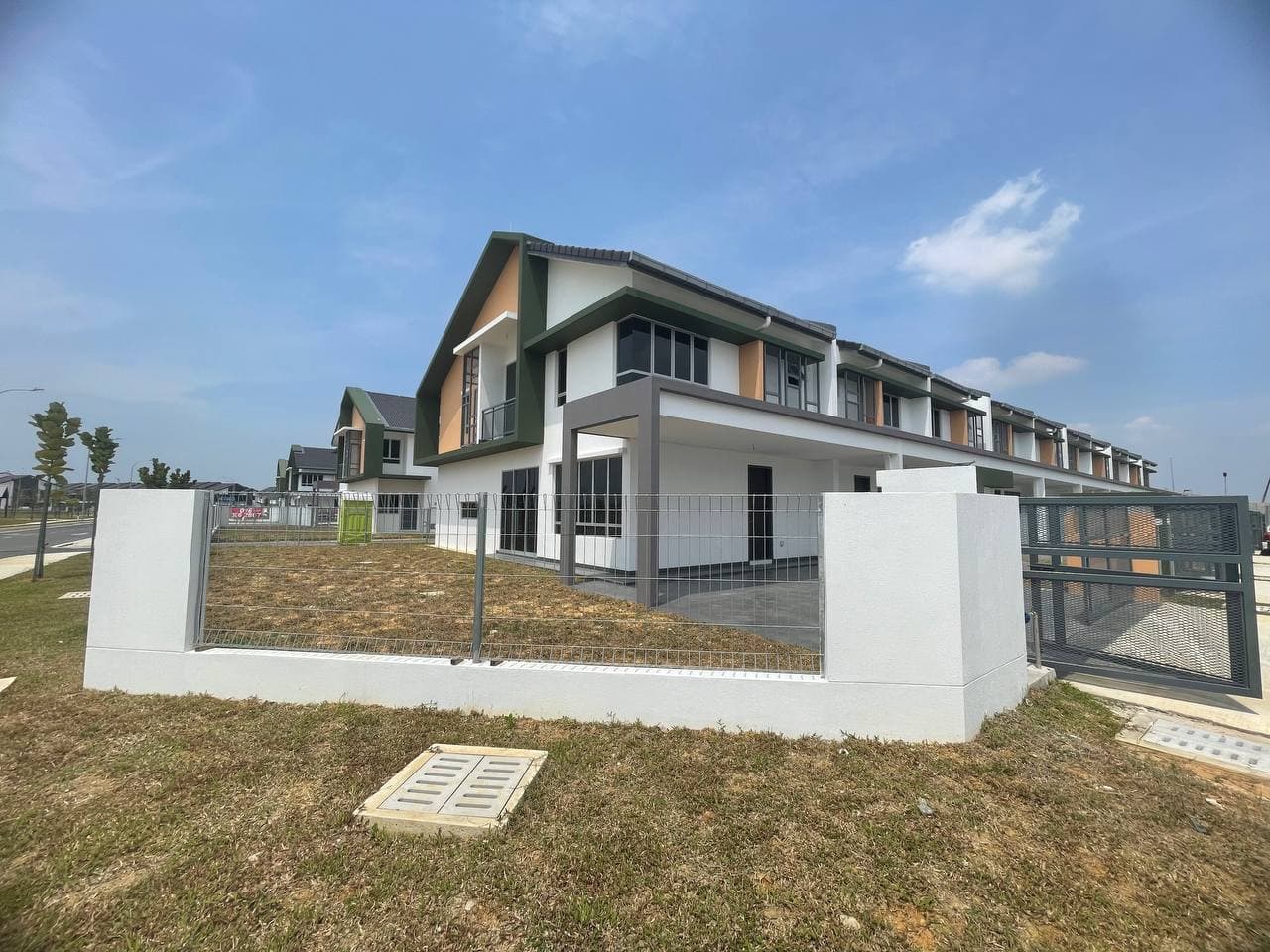 2 Storey Corner Unit Alura Bandar Bukit Raja, Shah Alam Klang - Image 1