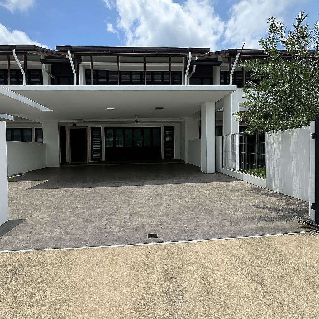 Double Storey Superlink House Elmina East, Denai Alam - Image 1