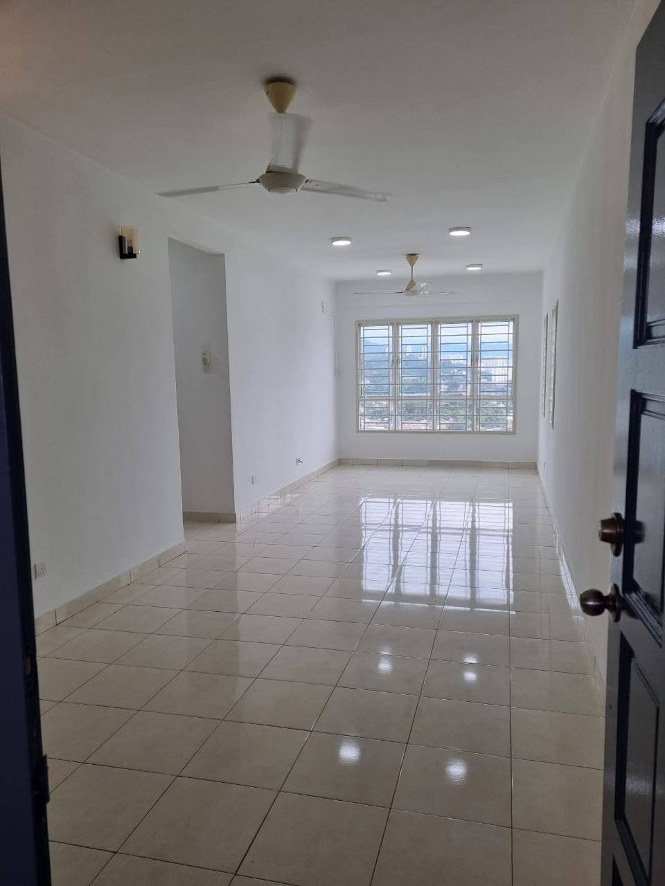 Corner Unit Apartment Banjaria Courts Batu Caves - Image 1