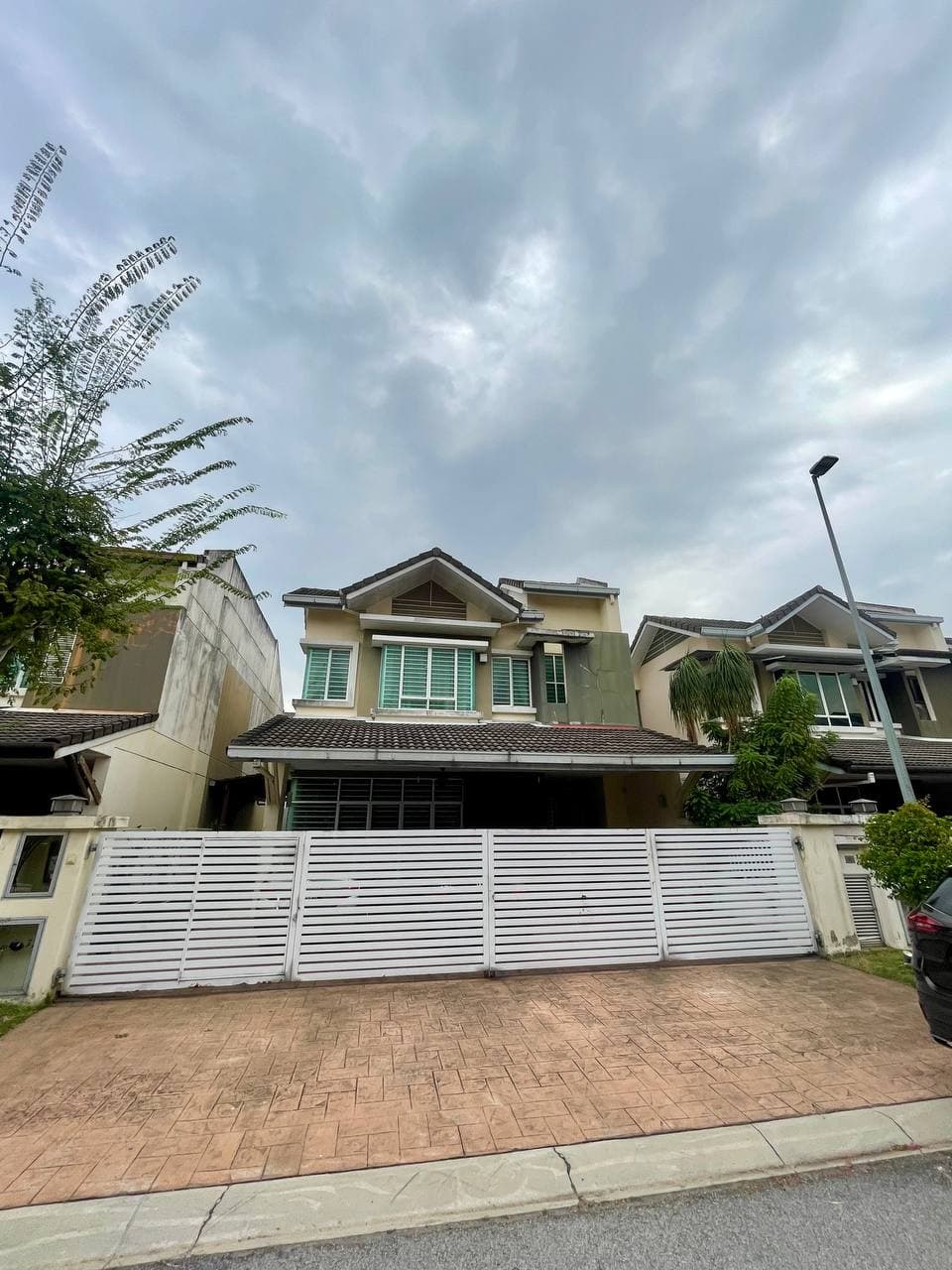 Extended Renovated Double Storey Garden Bungalow, Kemuning Residence, Kemuning