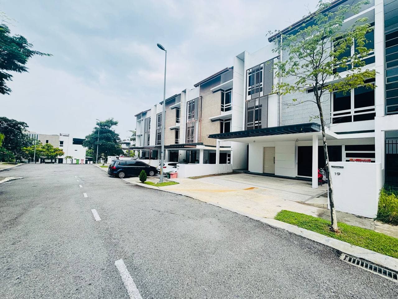 2.5 Storey Hyperlink Terrace Duta Villa Presint 14 Putrajaya - Image 1