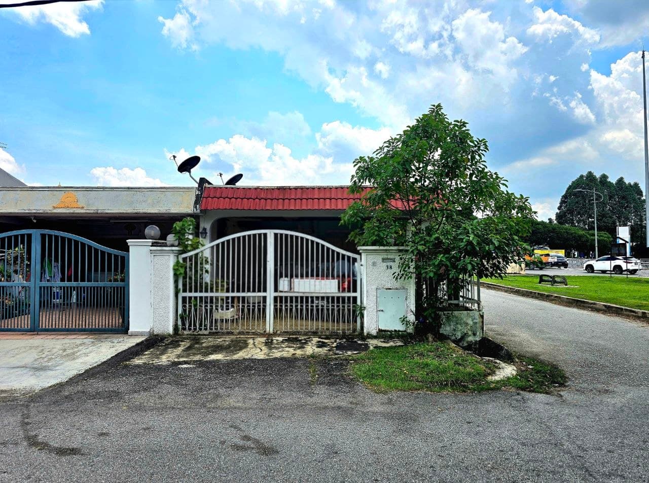 Single Storey Terrace Endlot Seksyen 51A, Petaling Jaya - Image 1