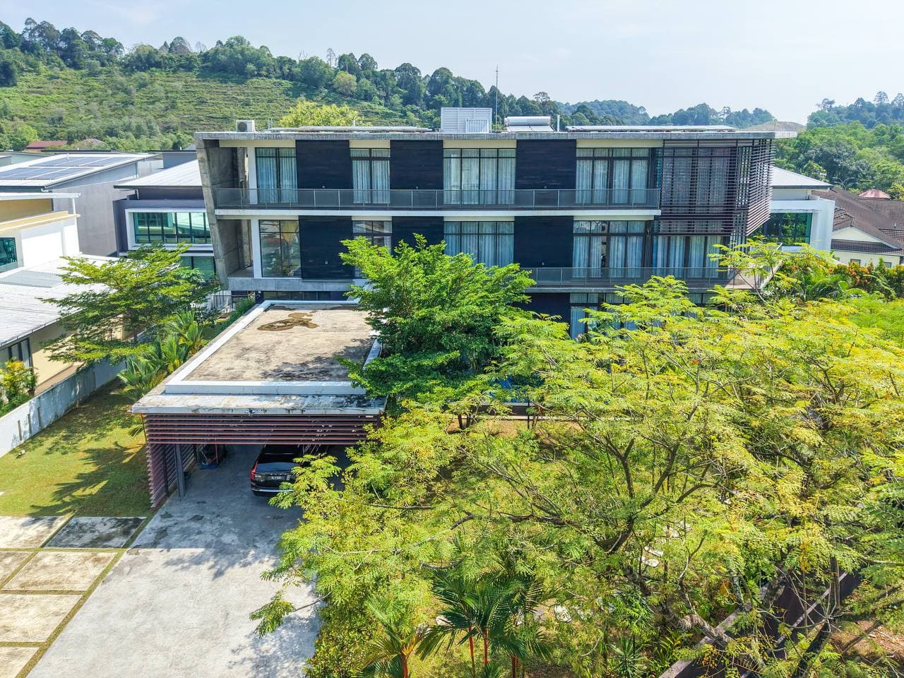 3 Storey Bungalow at Perdana Heights U10, Shah Alam