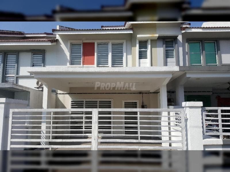 Two Storey Terrace House in Taman Dato Demang, Seri Kembangan - Image 1