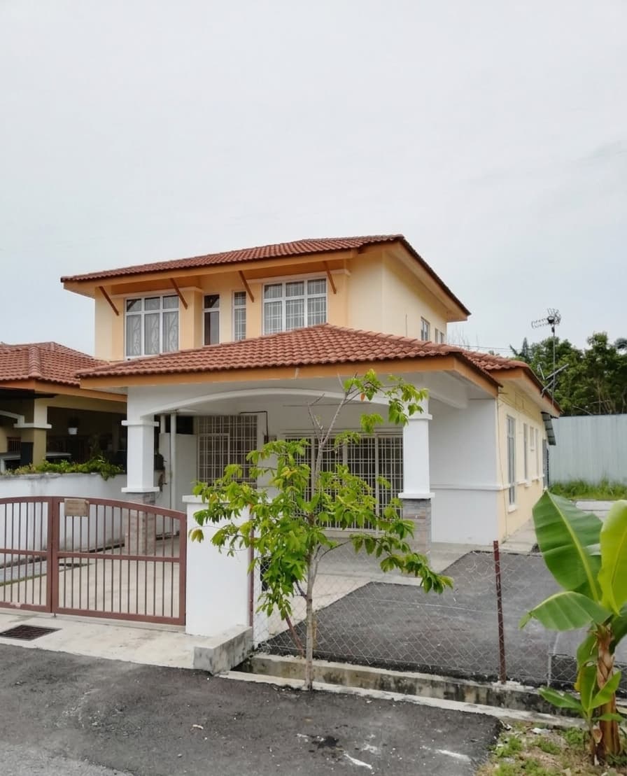 1.5 Storey Semi-D Taman Bunga Raya, Bandar Baru Salak Tinggi - Image 1