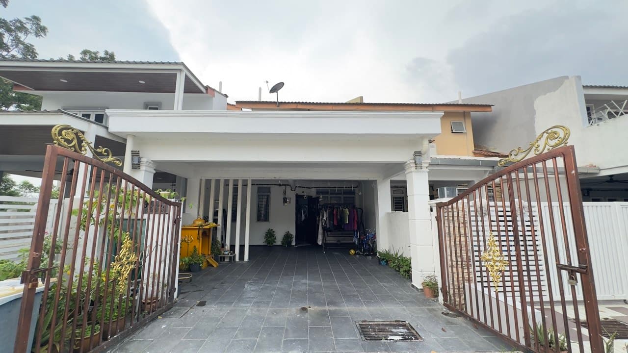 Renovated Extended 2-Sty House Bandar Saujana Putra SP 2 - Image 1