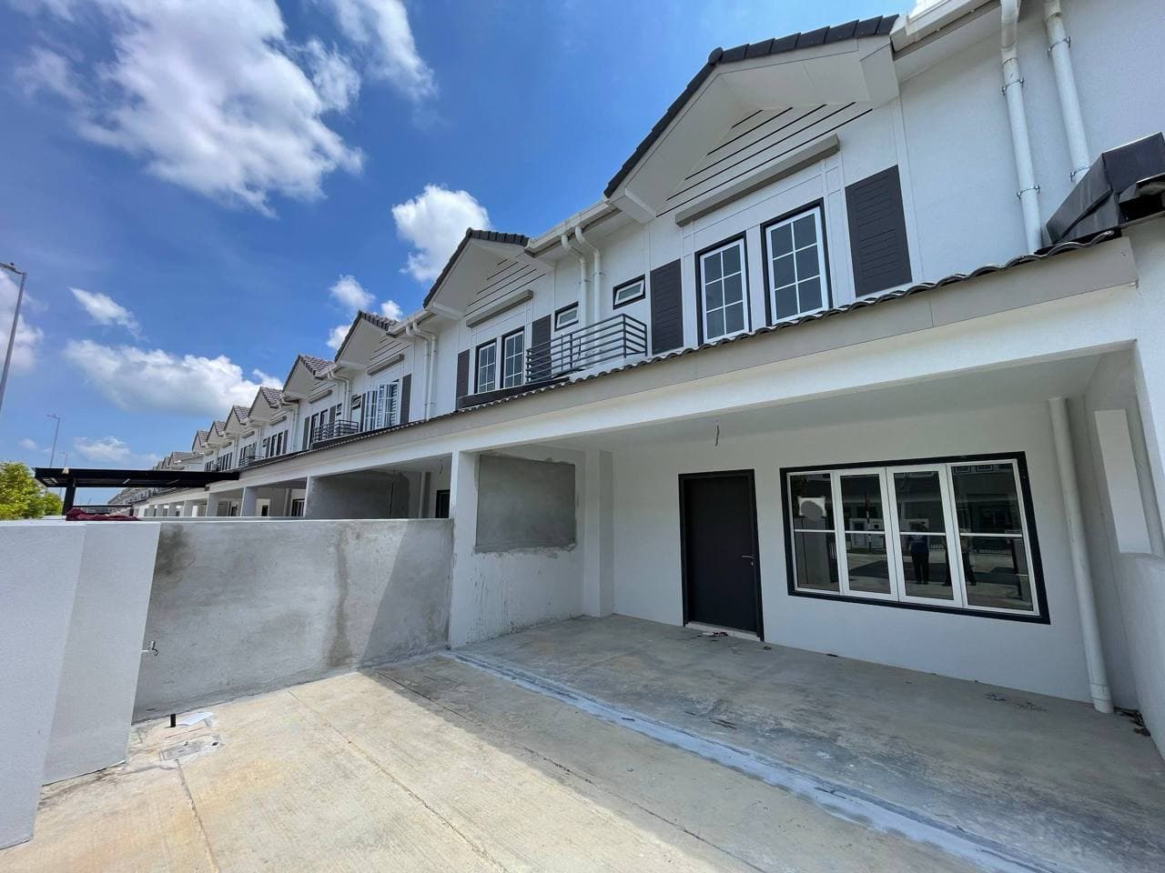 M Senyumia Bandar Baru Salak Tinggi 2 Storey Terrace - Image 1