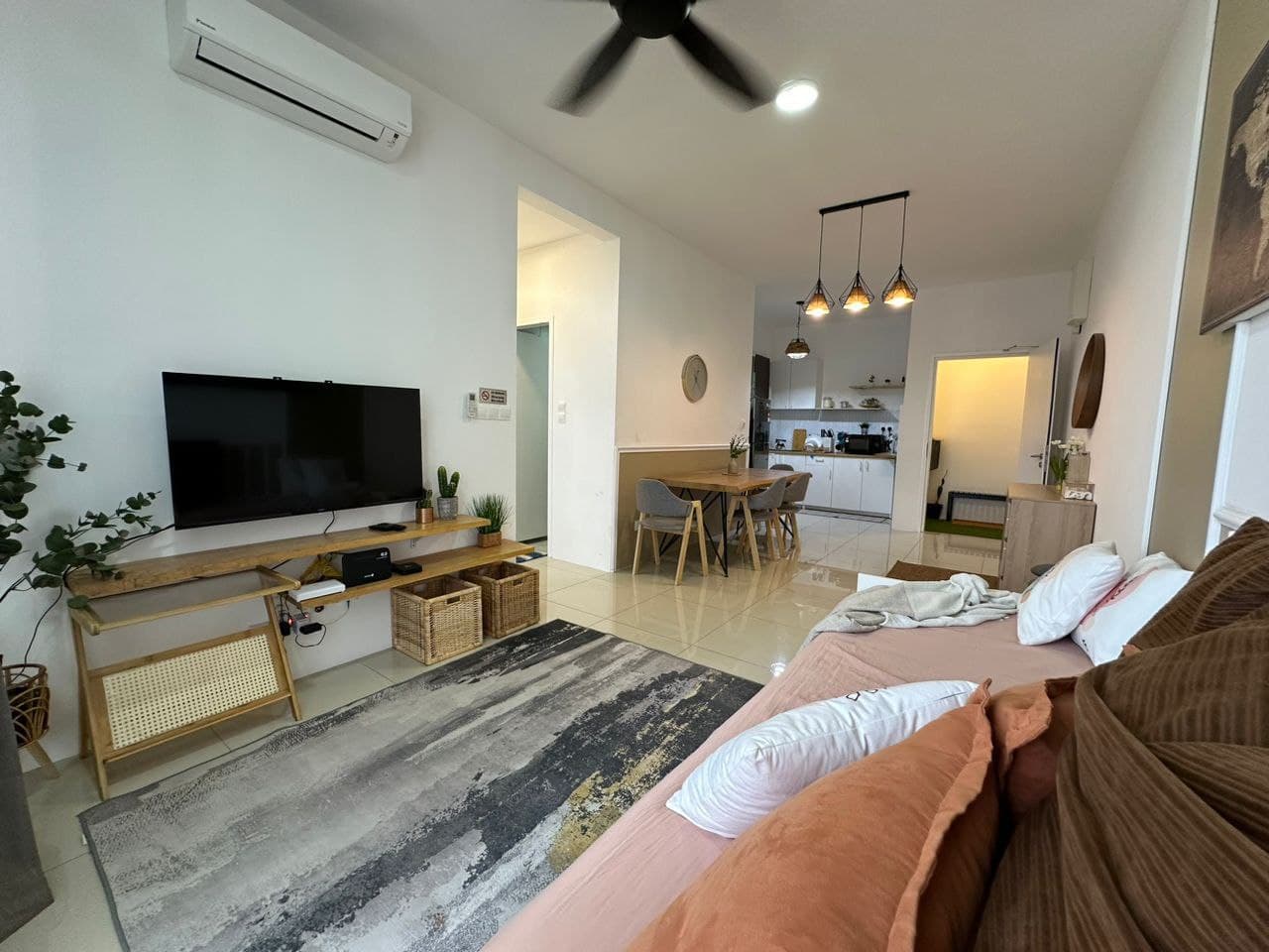 Vista Sentul Residences Fully Furnished 2 Rooms 2 Bathrooms Hill View - Image 1