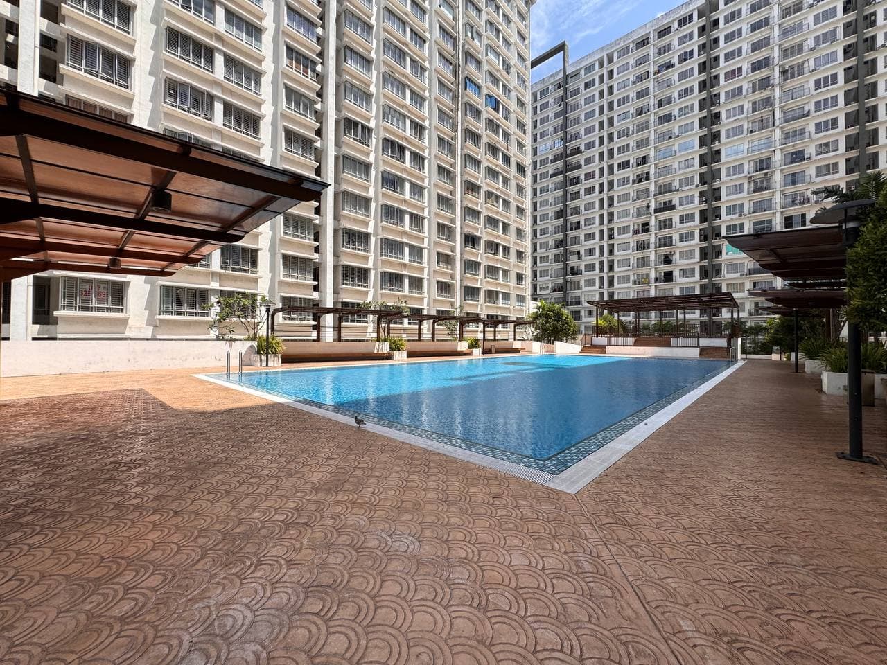 Fully Furnished Palm Garden Apartment - Image 1