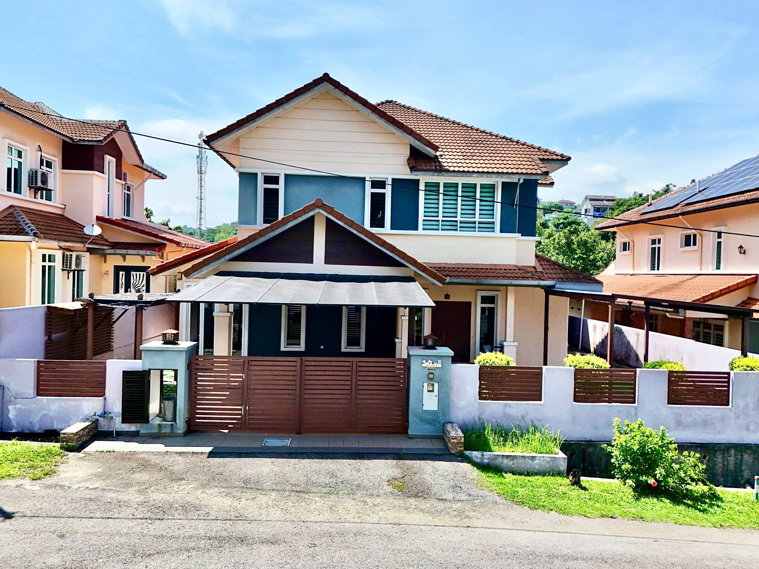 Double Storey Bungalow Sg Merab Desa Villa Idaman, Bangi Kajang - Image 1