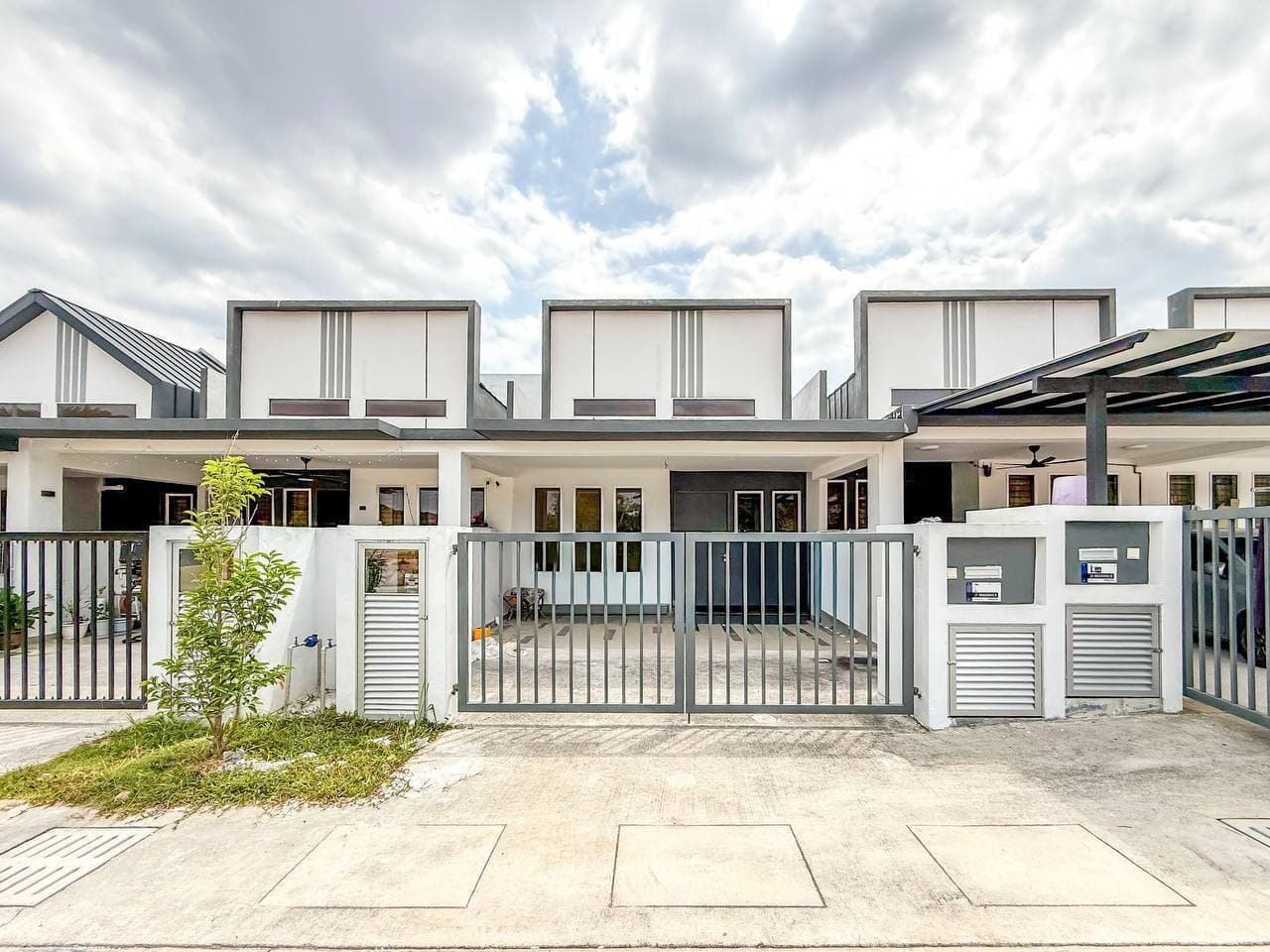 Single Storey Terrace J1 Residence, Jenderam, Dengkil - Image 1