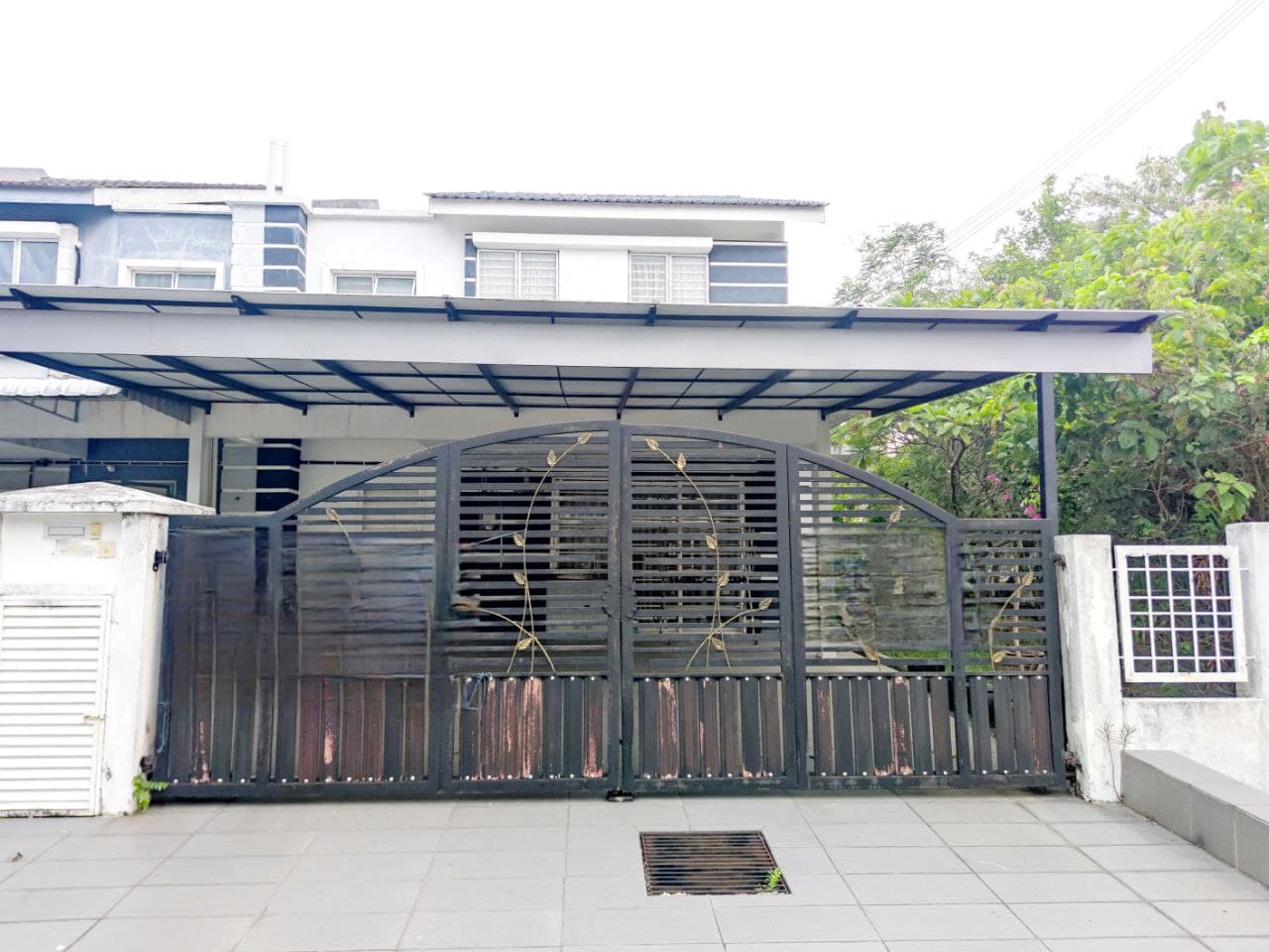Corner Lot Double Storey Terrace House Taman Seri Bangi Seksyen 8 Bandar Baru - Image 1