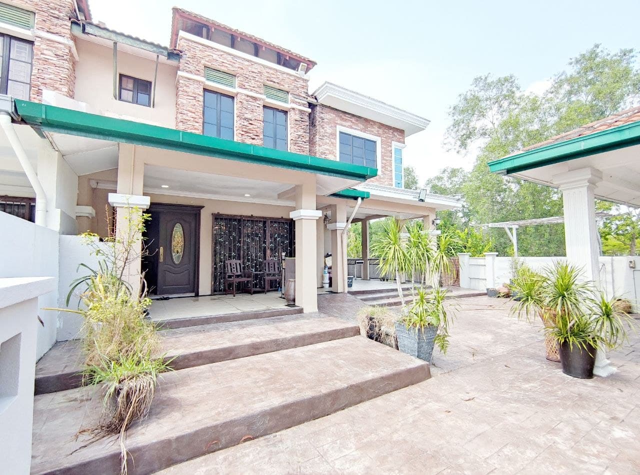 Corner Lot Renovated 2 Storey Terrace House Bandar Nusaputra Puchong - Image 1