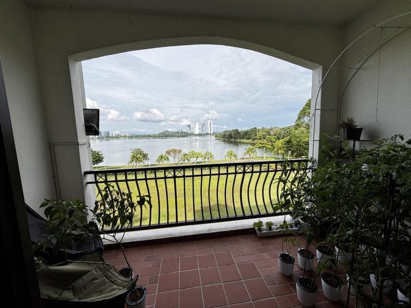 Lake-Facing Condo Cyber Heights Villa, Cyberjaya - Image 1