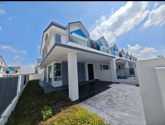 End Lot Double Storey Terrace Serenia Ariya, Serenia City, Sepang - Image 1